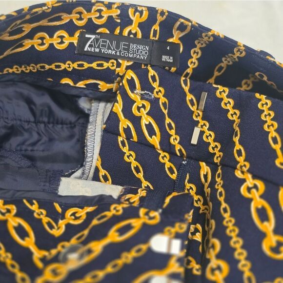 7th Avenue Design Studio Navy and Gold Chain Print Crop Pants - Picture 6 of 7